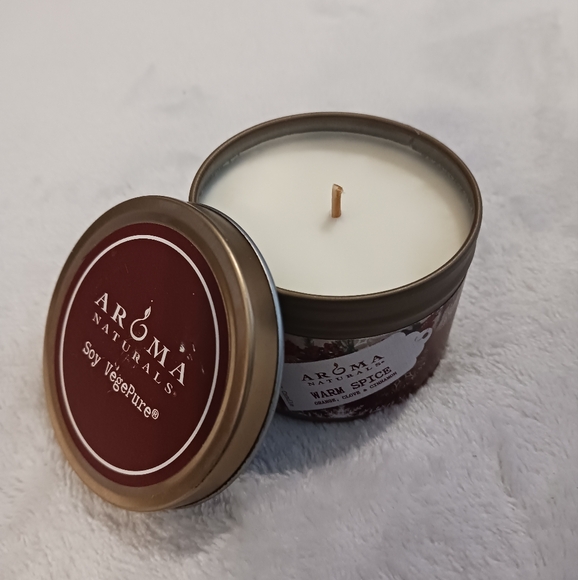 NWT!! AROMA NATURALS 2.8oz Candle - Picture 1 of 5
